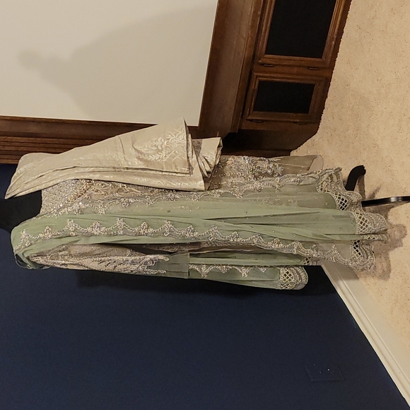 ❌️SOLD❌️ Maria b wedding edition silver grey suit - Picture 12 of 12